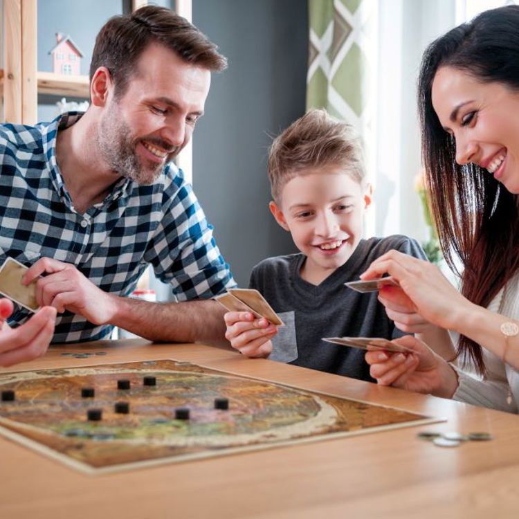 Gezin Speelt Spelletje